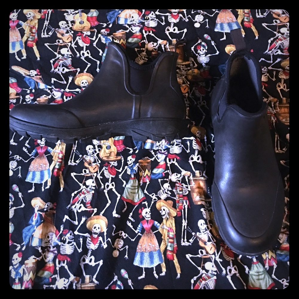 Bogs Mens Boots. Size 9.